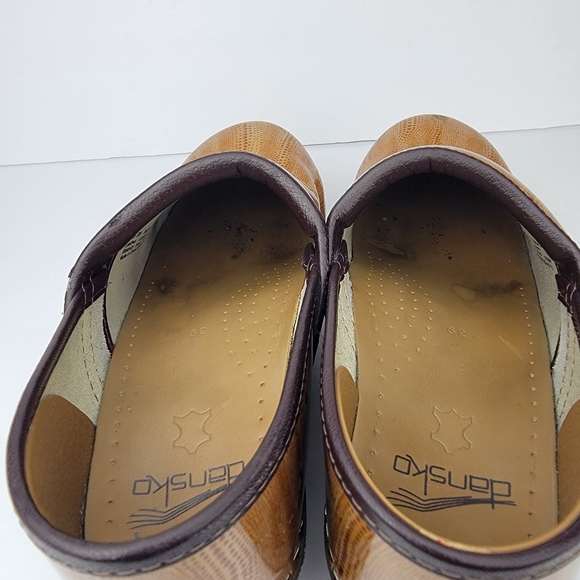 Dansko Shiny Gold Honey Clogs Professional Women's Comfort Shoes - Picture 7 of 13